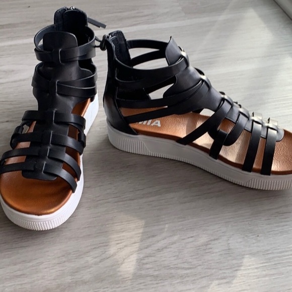 Mia Shoes - 🌸SALE🌸 Mia Elisa Platform Gladiator Sandals